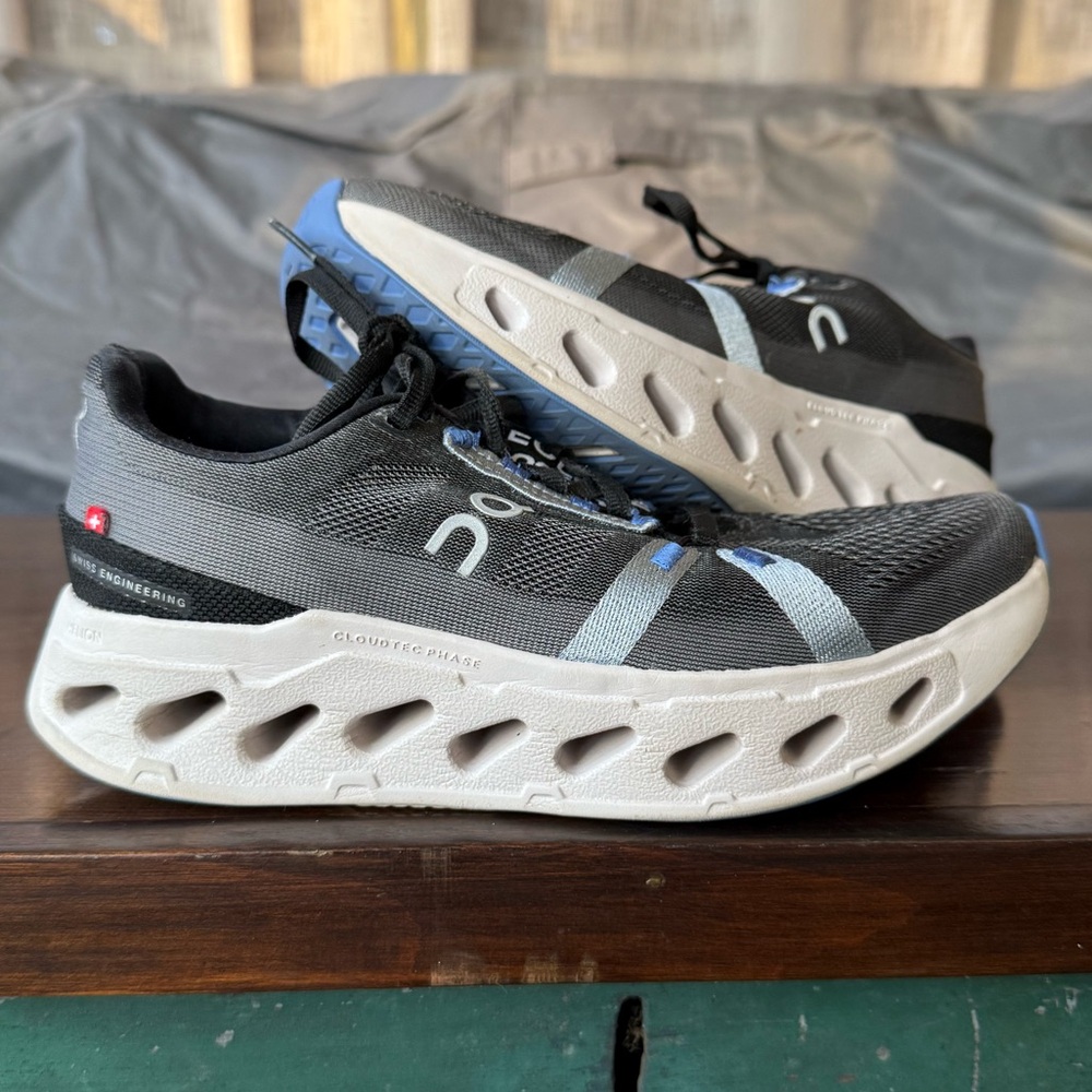 On Cloud Eclipse Running Sneakers - image 1